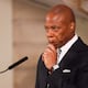 Eric Adams, Alcalde de Nueva York, SE Retira de la Carrera a la Reelecció